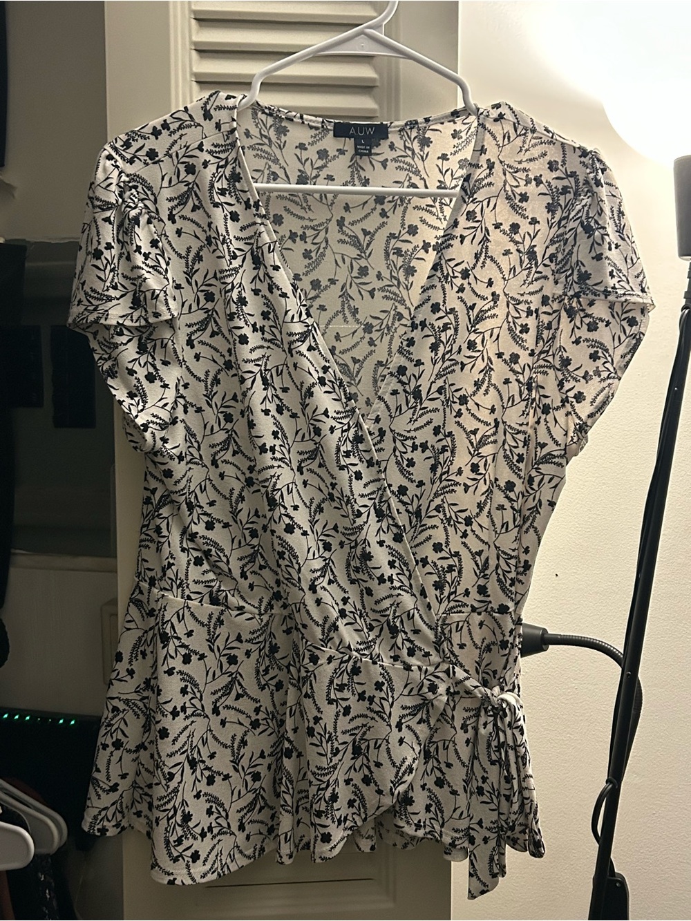 AUW White and Black Floral Peplum faux Wrap Blouse Large